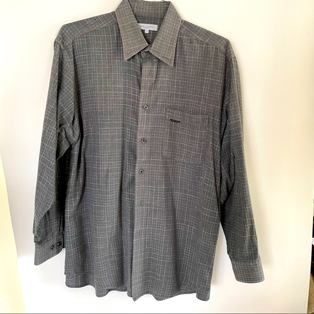 Alex Cannon size large button-down collared dress shirt